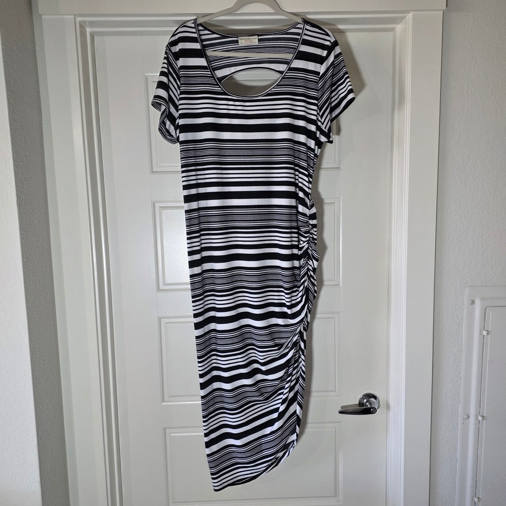 Bobbie Brooks Plus Size 1X Black White Striped Ruched Side Cutout Midi Dress